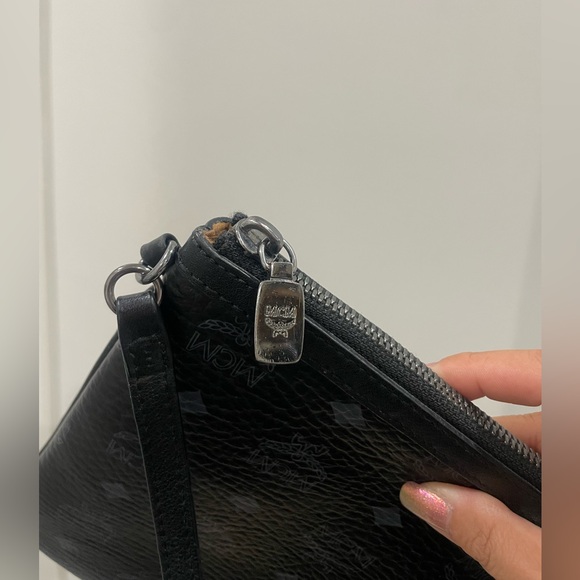 Authentic MCM Black Visetos Liz Shopper Tote Removable Pouch - Picture 8 of 11